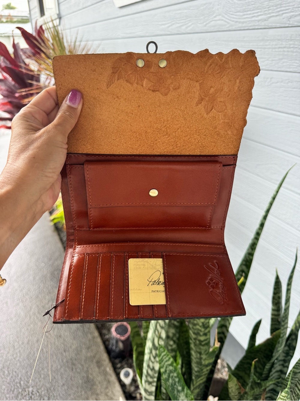 Patricia Nash NWT Teresa Tan Floral Tooled Leather Clutch Wallet Retail $119 - Picture 8 of 9